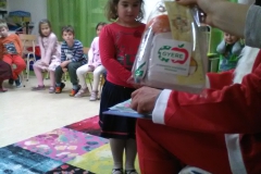 GYERE_mikulascsomag_szivarvany_ovi_2016